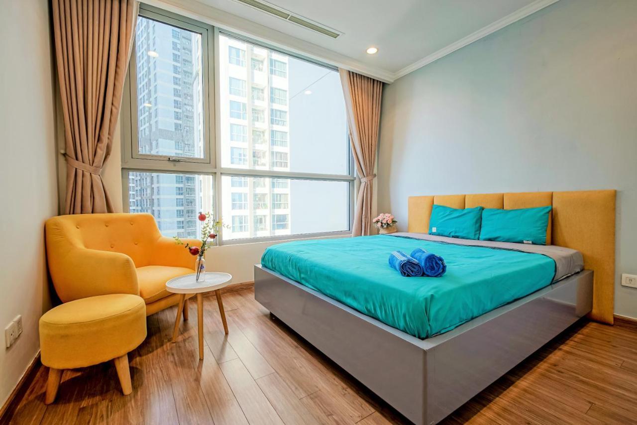 Moxy Hcmc Aparts - Vinhomes Central Park, Ice Rink Ho Chi Minh City Exterior photo